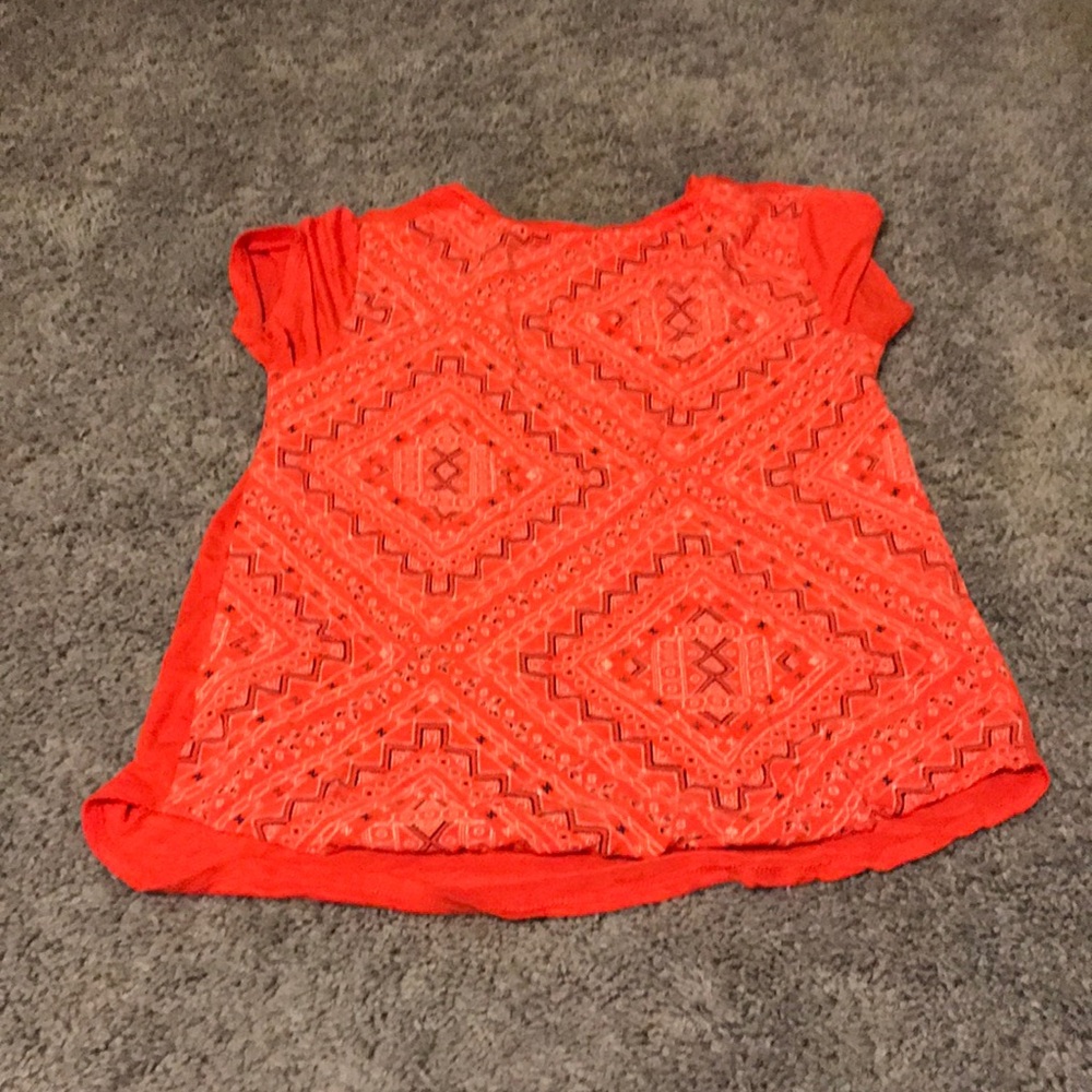 Cute top! - Picture 2 of 2